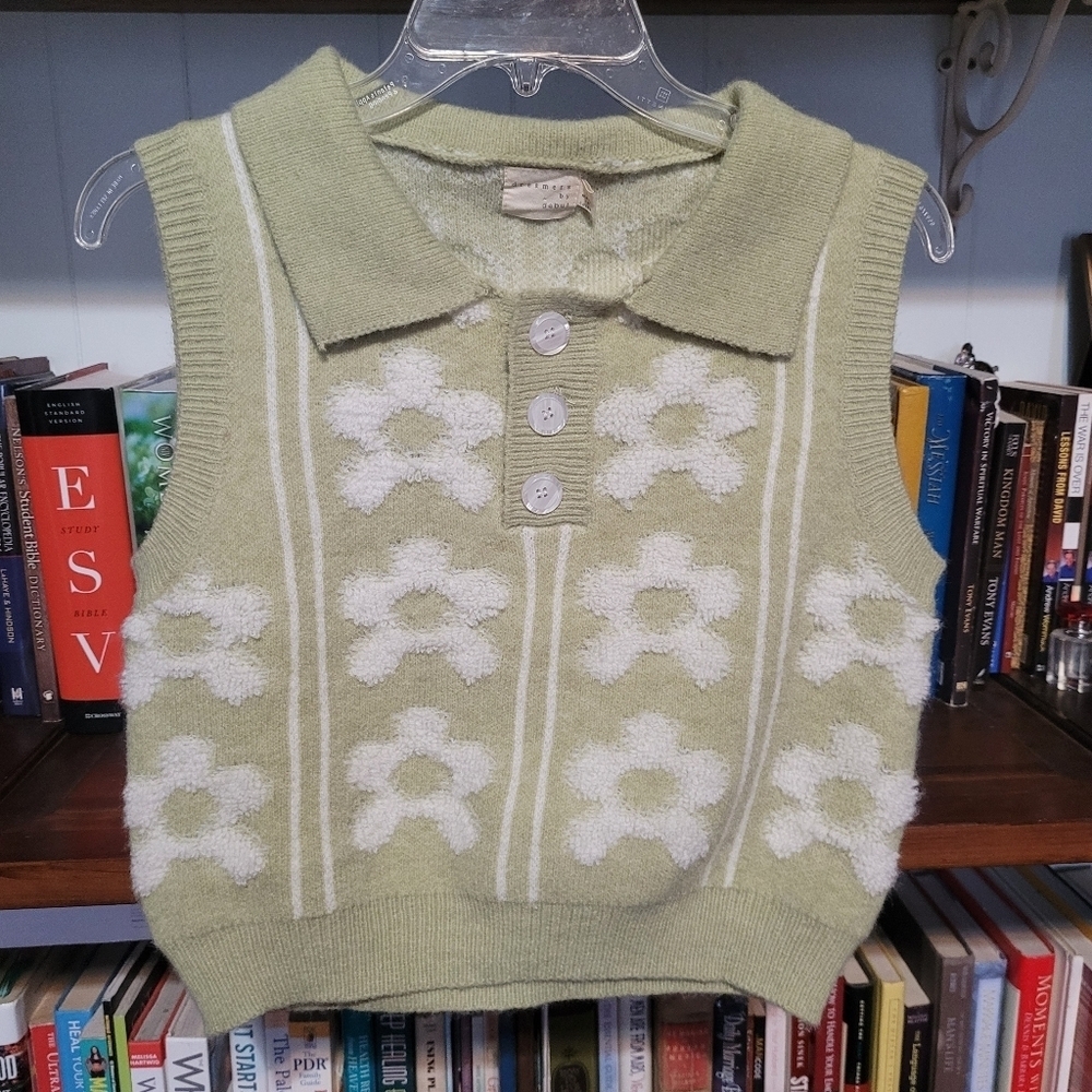Retro style flower crop sweater.
